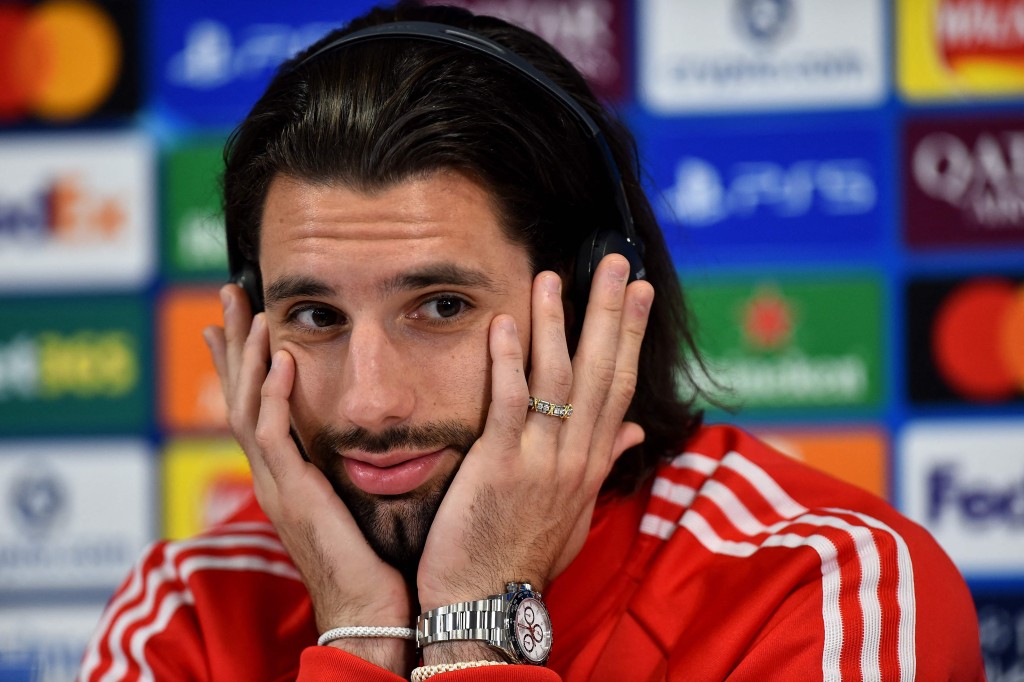 利物浦中场苏保斯拉尔在记者会上率先为早前与球迷的冲突「拆弹」。法新社 利物浦中场苏保斯拉尔在记者会上率先为早前与球迷的冲突「拆弹」。法新社