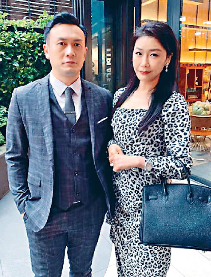 ■在《極度俏郎君》中,Aaron是張慧儀助手「MBA」。 ■在《極度俏郎君》中,Aaron是張慧儀助手「MBA」。