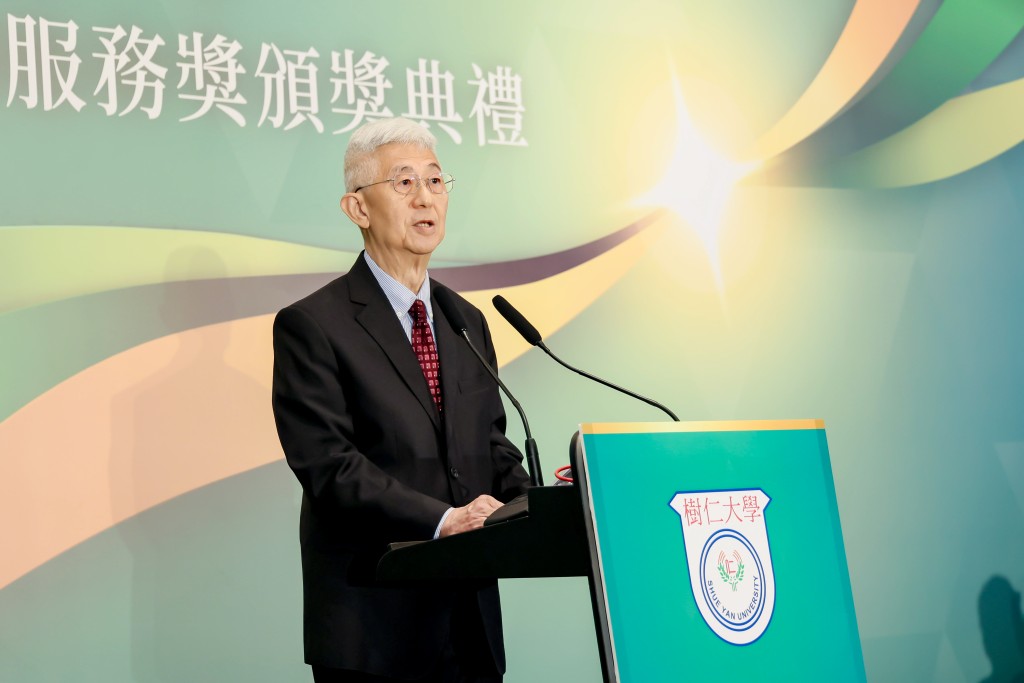 胡懷中校長指樹仁大學近年致力推動「數碼人文」發展。 胡懷中校長指樹仁大學近年致力推動「數碼人文」發展。