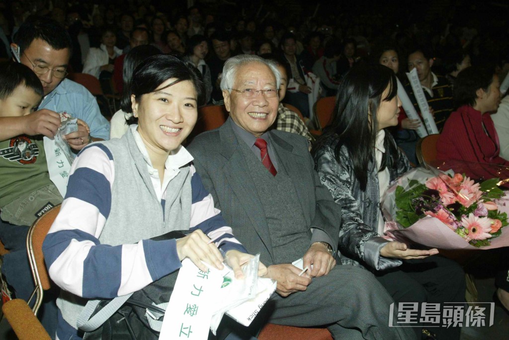 蒋丽萍的父亲是著名工业家、震雄集团主席蒋震。
