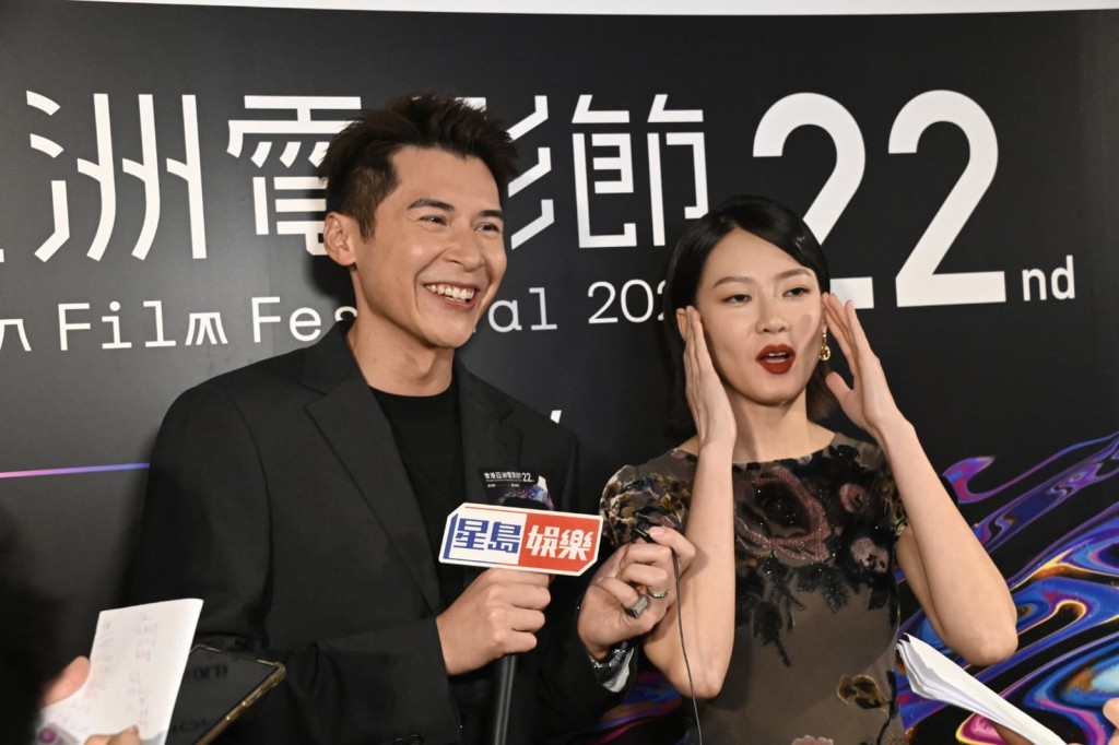 陳家樂裸背拍床戲,拍檔廖子妤笑言有創傷後遺症。 陳家樂裸背拍床戲,拍檔廖子妤笑言有創傷後遺症。