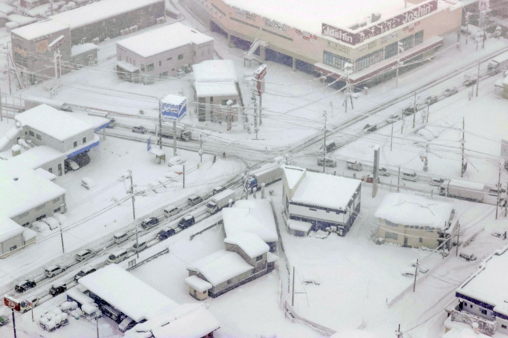 日本迎來10年來最強寒流。路透社