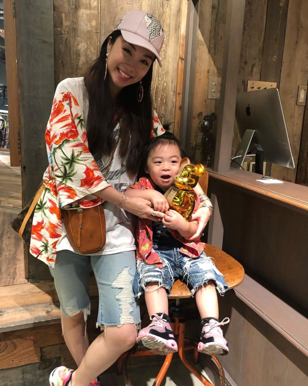 雷凯欣2018年分享荣升妈妈喜悦。