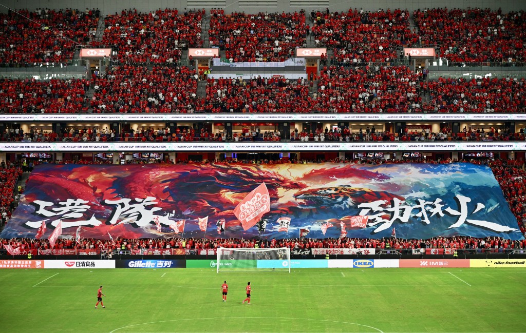 球迷大型TIFO同樣載入史冊。 球迷大型TIFO同樣載入史冊。