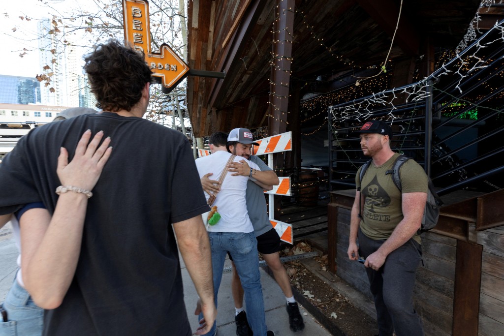 美国德州奥斯汀一间酒吧外周日凌晨发生枪击事件。(路透社)