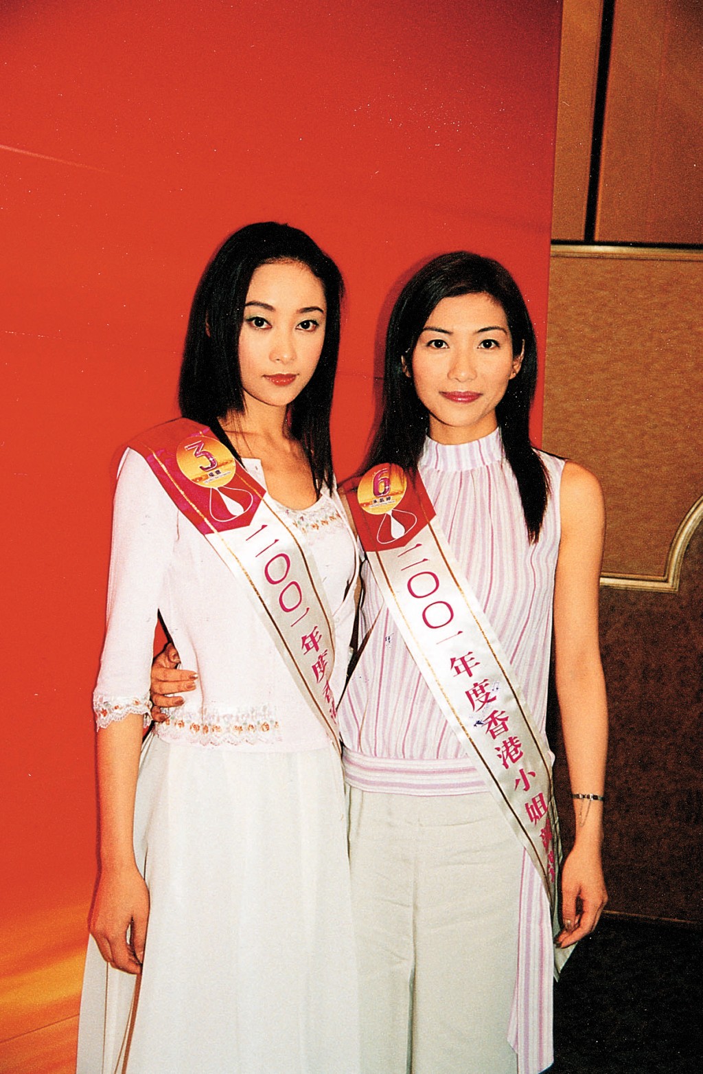 楊卓娜亦是在2003年選港姐。