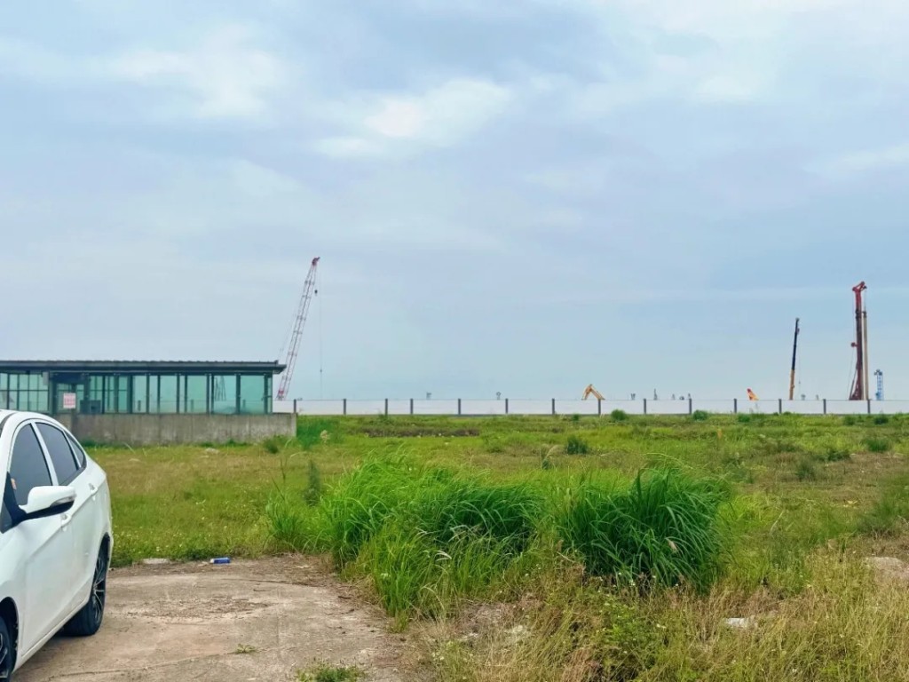 深圳最“孤独”地铁站，机场北站周边。
