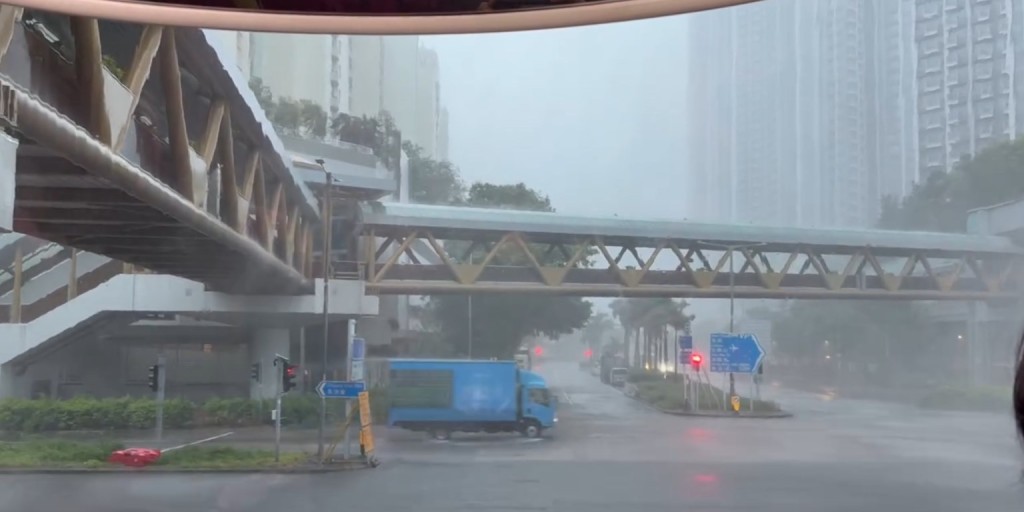 網民:黑雨,今次夠黑⋯。資料來源:jackycheungthz@Threads 網民:黑雨,今次夠黑⋯。資料來源:jackycheungthz@Threads