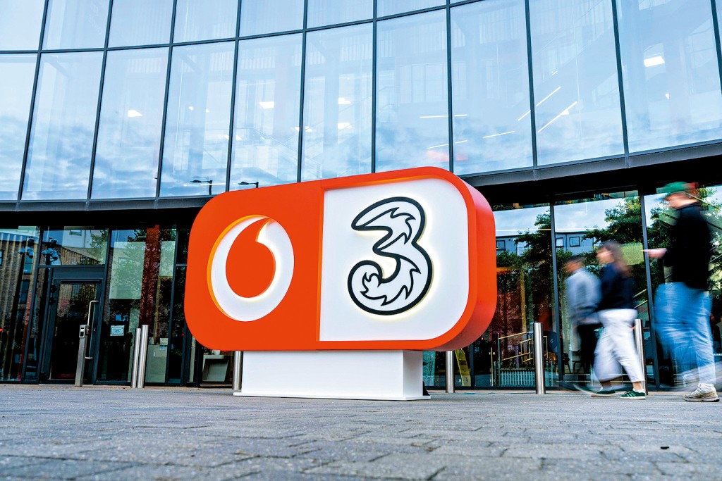 長和出售VodafoneThree所持有的全數49%股權。