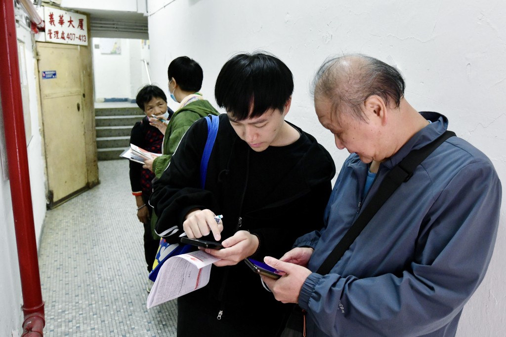 團隊已連續多日「洗樓」派發資訊。