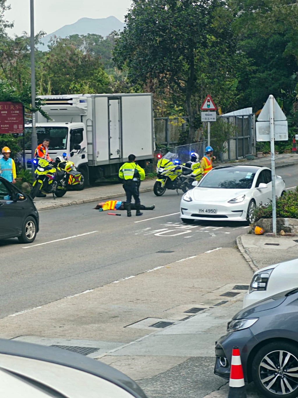 女子受傷倒地。網圖 女子受傷倒地。網圖