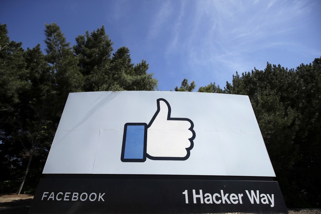 有報道指Google、Facebook、Twitter擔心港府將網上起底形事化,導致在港員工被調查或起訴。AP資料圖片