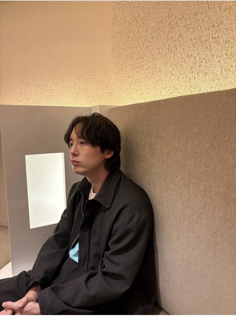 坂口健太郎今日更新社交網,宣傳新片《我不認識你》。 坂口健太郎今日更新社交網,宣傳新片《我不認識你》。