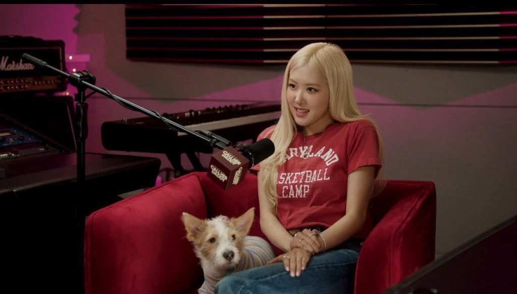 Rosé近日上Alexandra Cooper主持節Podcast《Call Her Daddy》受訪。