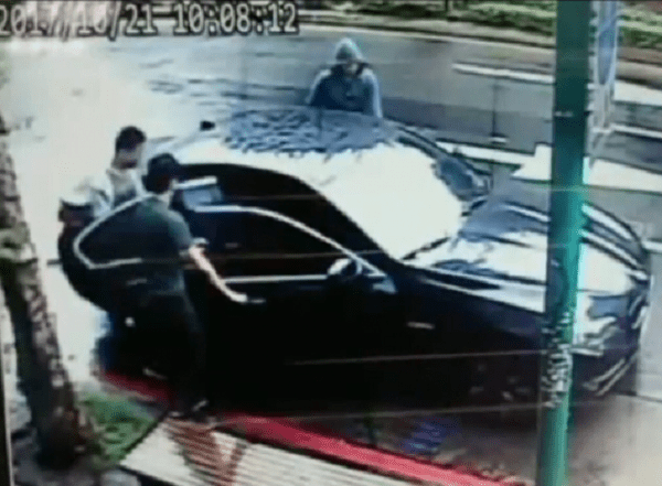 疑犯事後乘黑車逃離(網上圖片)