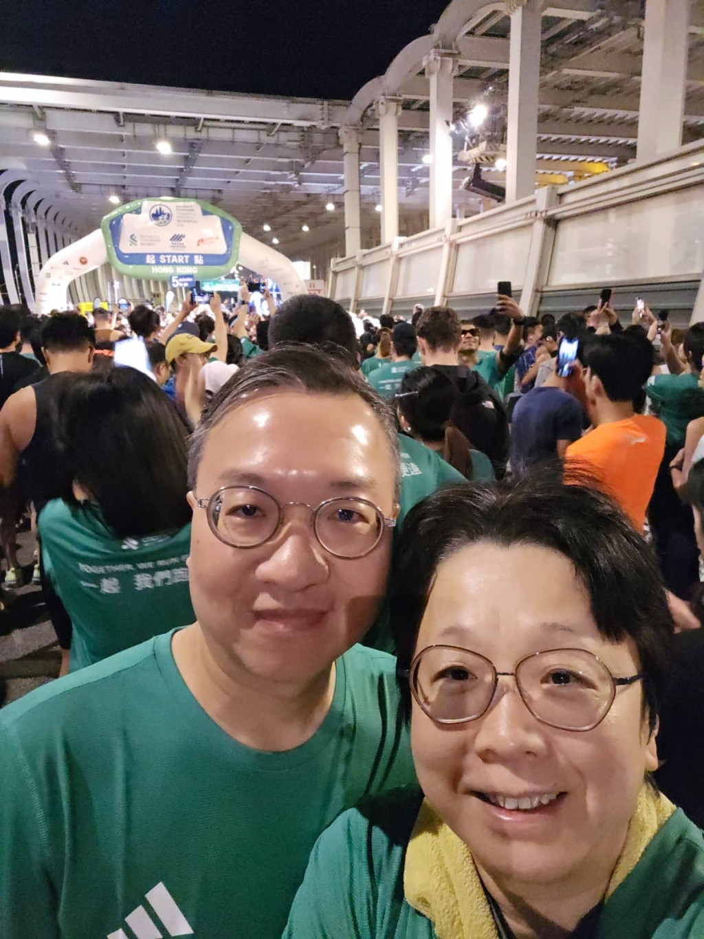 律政司司長林定國今年同樣與太太一同參加10公里賽事。