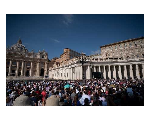 北京與教廷就主教任命問題簽署臨時協議，雙方關係持續暖化。AP