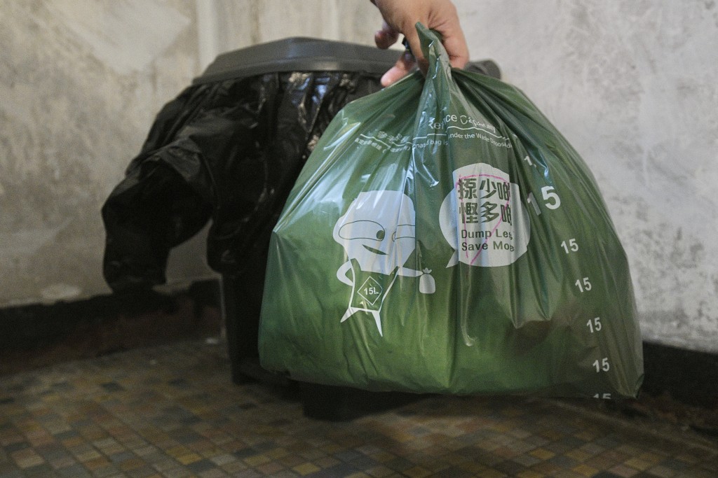 政府明日（27日）将公布垃圾收费路向。陈浩元摄