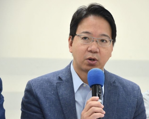 莫乃光指现阶段不会排除选委投白票的可能性。