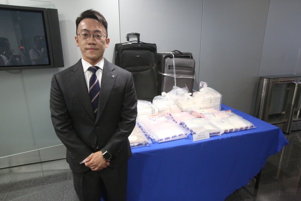 毒品調查科行動組督察吳嘉煒。 毒品調查科行動組督察吳嘉煒。