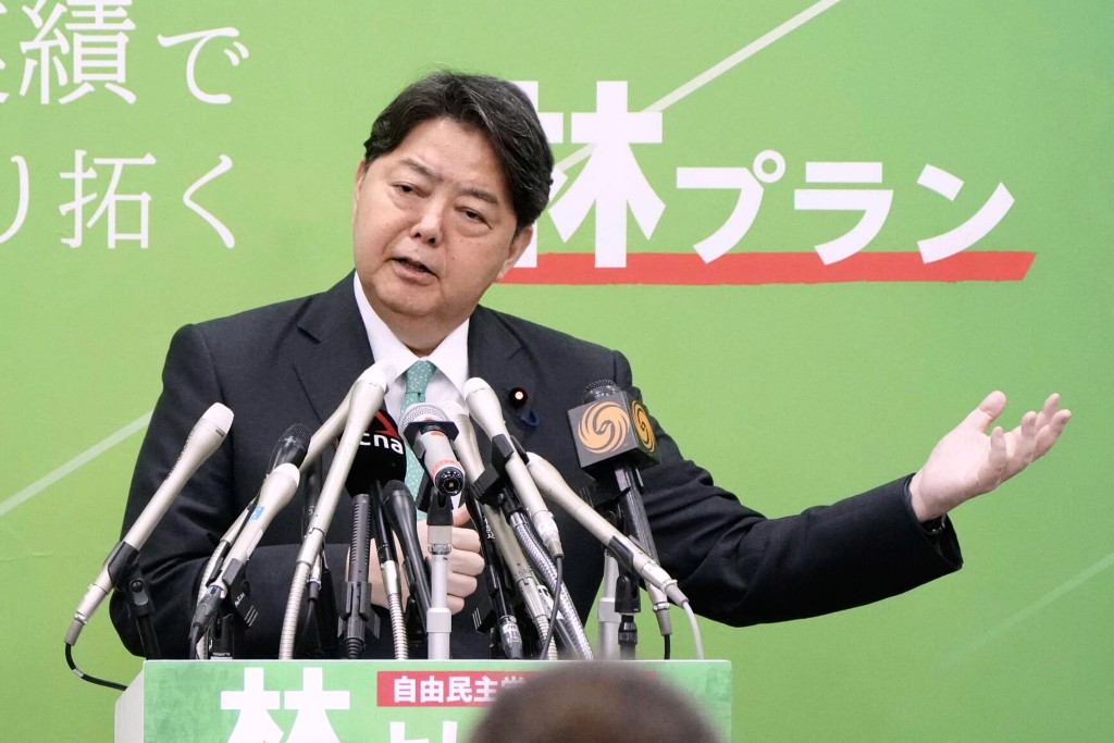 內閣官房長官林芳正有份角逐。美聯社 內閣官房長官林芳正有份角逐。美聯社