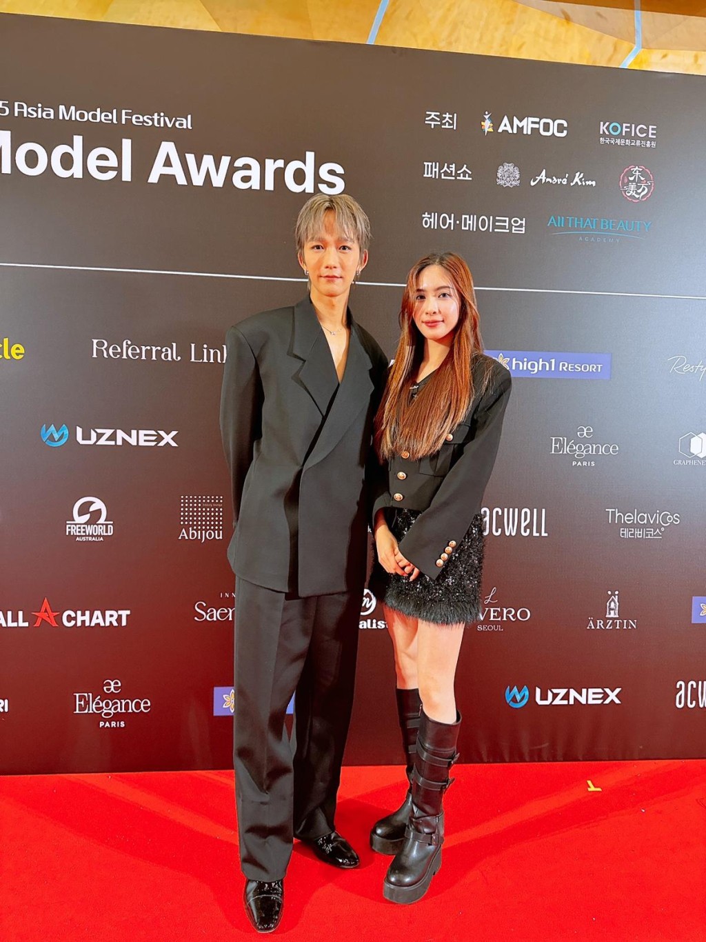 唐安麒出動旗下ACE娛樂藝人,精通韓文的Lenna T.(右)隨行,為Alton翻譯。 唐安麒出動旗下ACE娛樂藝人,精通韓文的Lenna T.(右)隨行,為Alton翻譯。