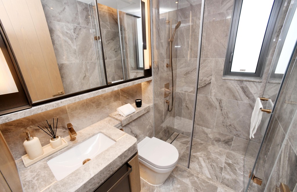 林超英分享節能建議，減少沖熱水涼，改沖「室溫水」。資料圖片