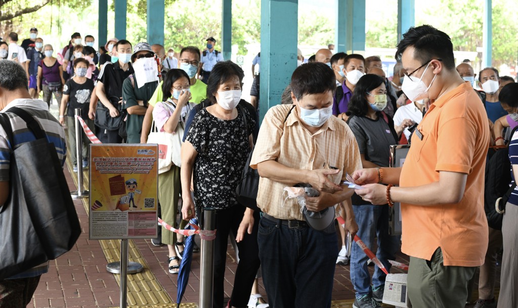 假日時,市民都會去離島逛逛。資料圖片 假日時,市民都會去離島逛逛。資料圖片