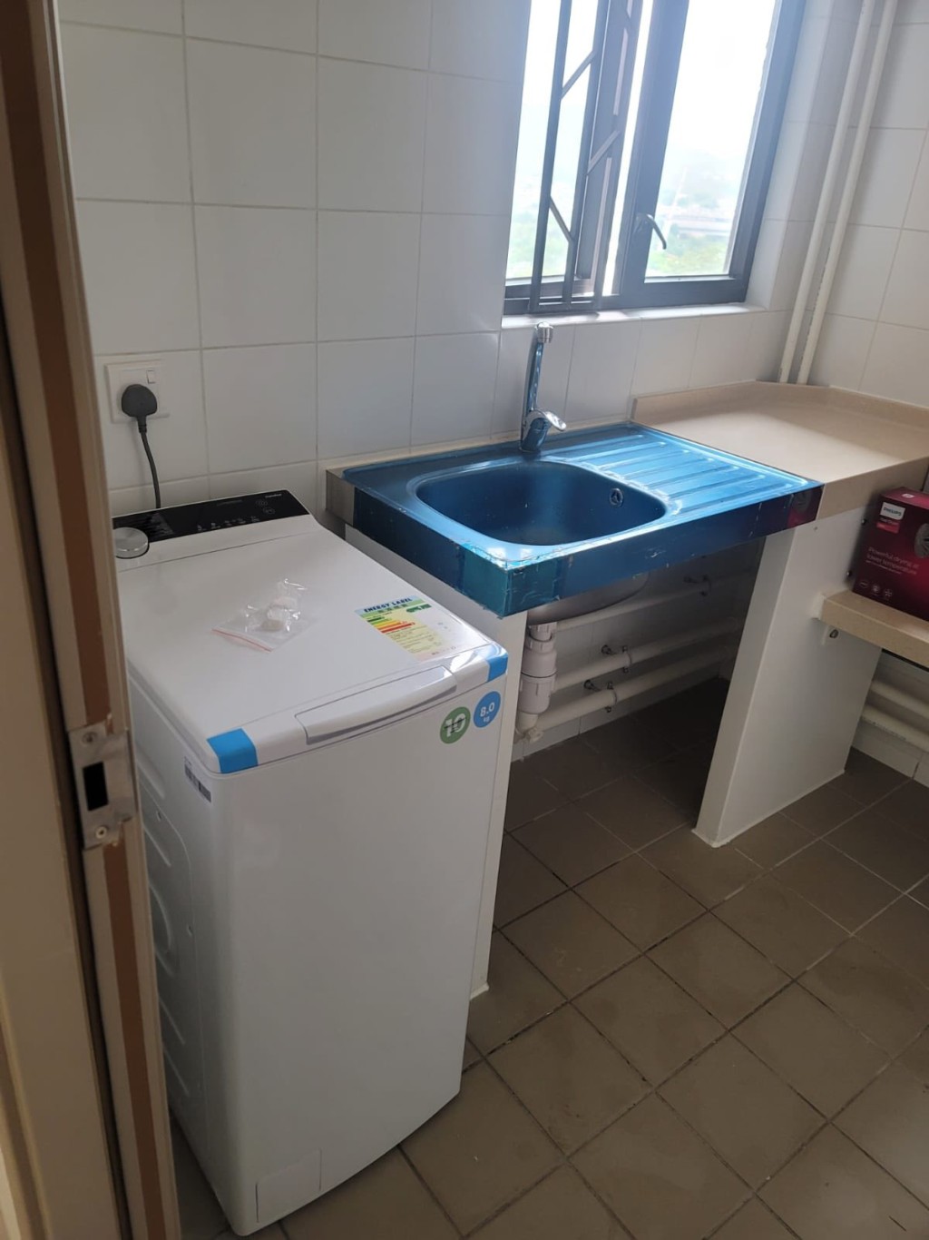 單位內已備有床架、床褥、枕頭、枱櫈等基本傢俬。房協FB圖片 單位內已備有床架、床褥、枕頭、枱櫈等基本傢俬。房協FB圖片