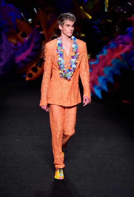 Presley 16歲就首踏T台為時尚品牌行騷。 Presley 16歲就首踏T台為時尚品牌行騷。