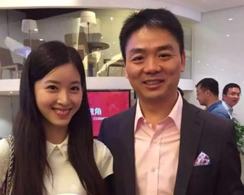 有網民指兩人已辦理離婚手續。網圖