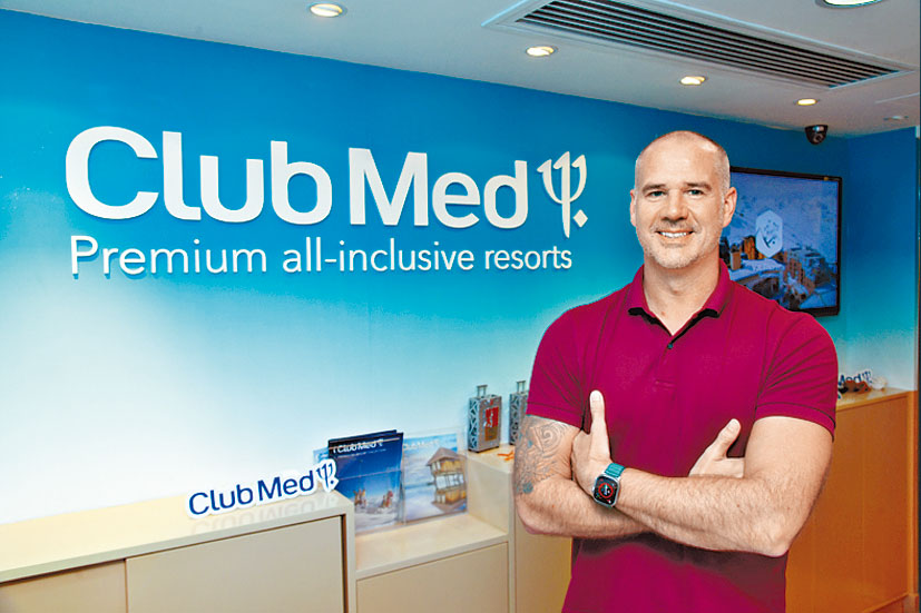 香港及台灣Club Med總經理Stuart de Bourgogne預計，12月最後三周旗下日本3個度假村的房間預訂將會「爆滿」。