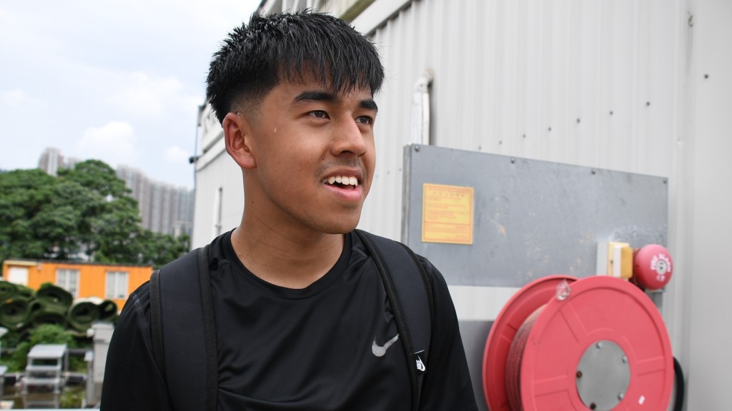 杜俊暉司職翼鋒。 吳家祺攝