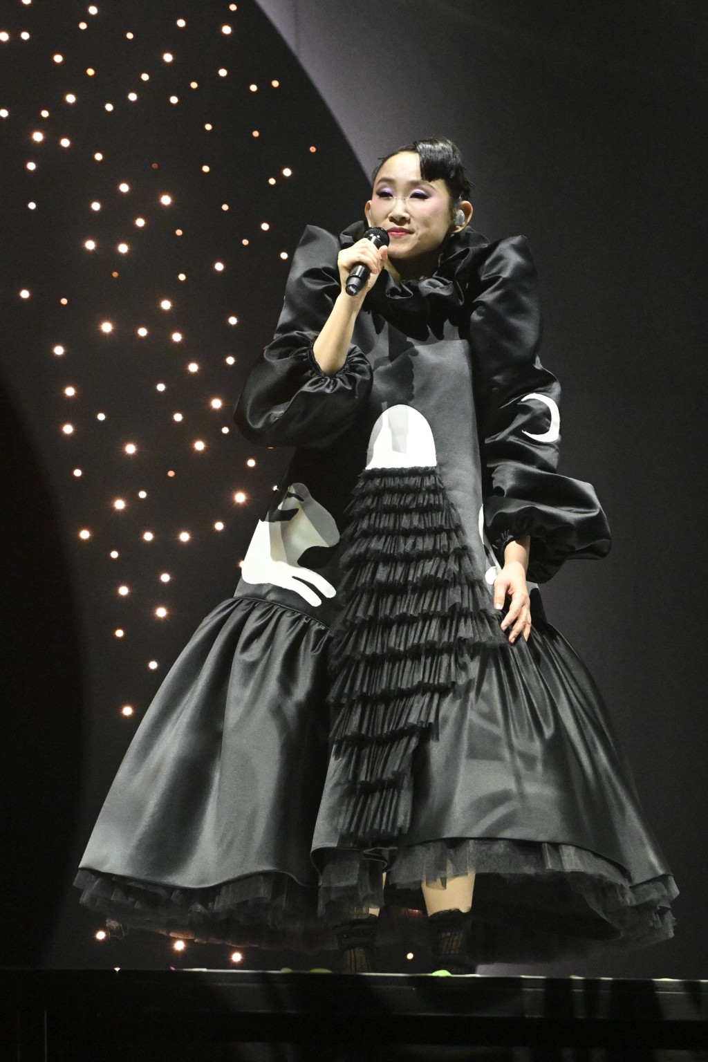 王菀之相隔11年再於紅館舉行演唱會。 王菀之相隔11年再於紅館舉行演唱會。