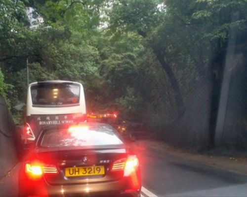 现场交通挤塞。社交媒体群组马路的事讨论区图片