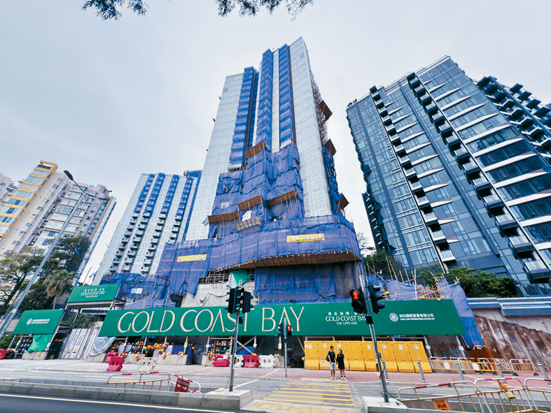 黃金海灣．珀岸一個平台特色戶，以360萬成交，呎價約13383元。