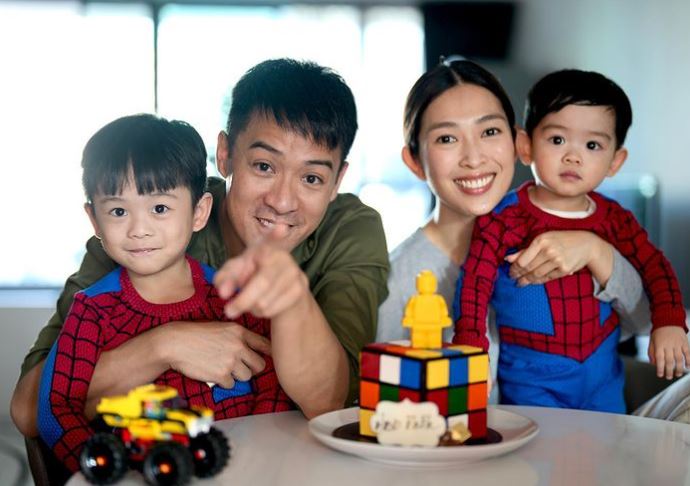 陈智燊两夫妇做KOL传月入60万，难怪两父子鲜有坐港铁，网民批离地。