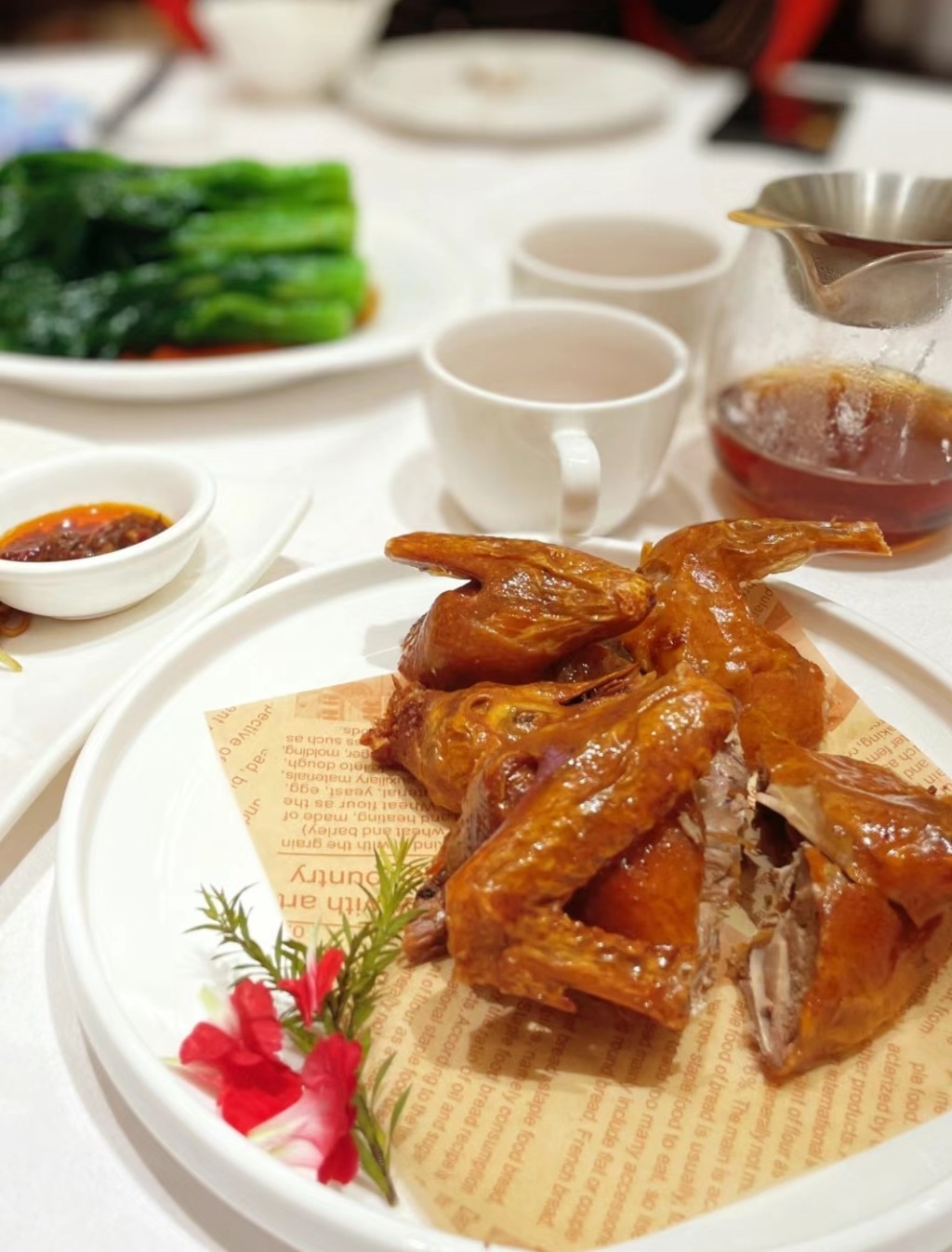 广州美食2024｜6. 宝园酒家 必吃美食红烧乳鸽，皮脆肉嫩。（图片来源：小红书）