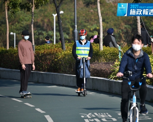 林郑指会继续推动新界及市区的单车径网络。