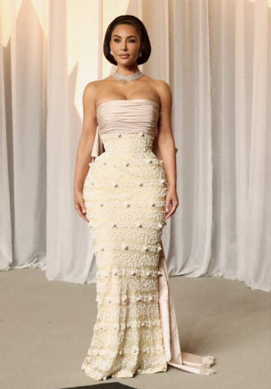Kim Kardashian的裝扮參考自伊莉莎伯泰萊。