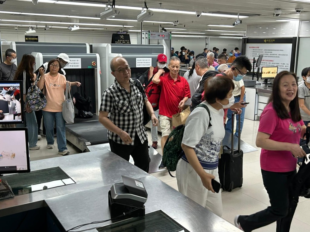 現場行李圍欄已被拆除。 現場行李圍欄已被拆除。