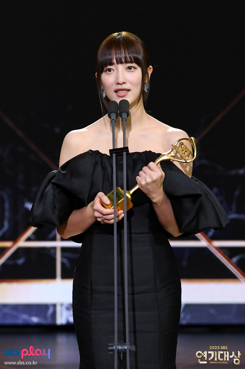 《模範的士2》表藝珍奪得女子優秀演技獎（季播劇）。