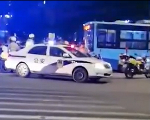 大批警員趕到現場。網圖
