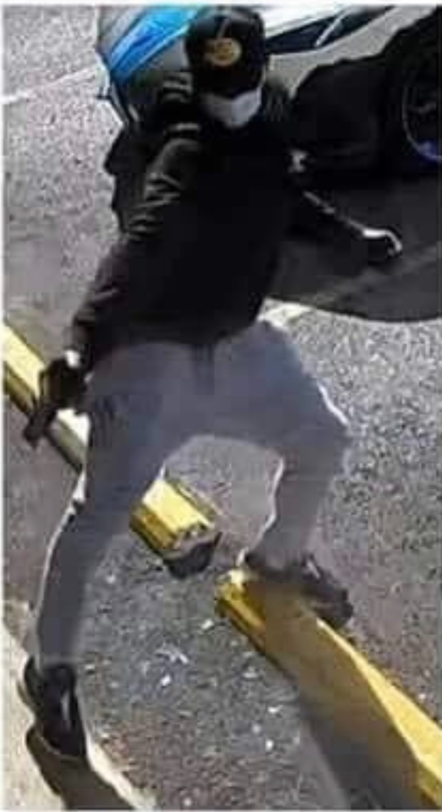 閉路電視拍到兇手外形。