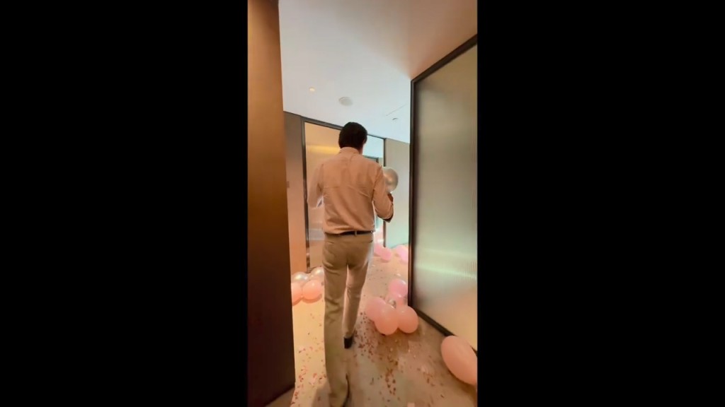 王冰冰在酒店房內安排了一個粉紅派對。