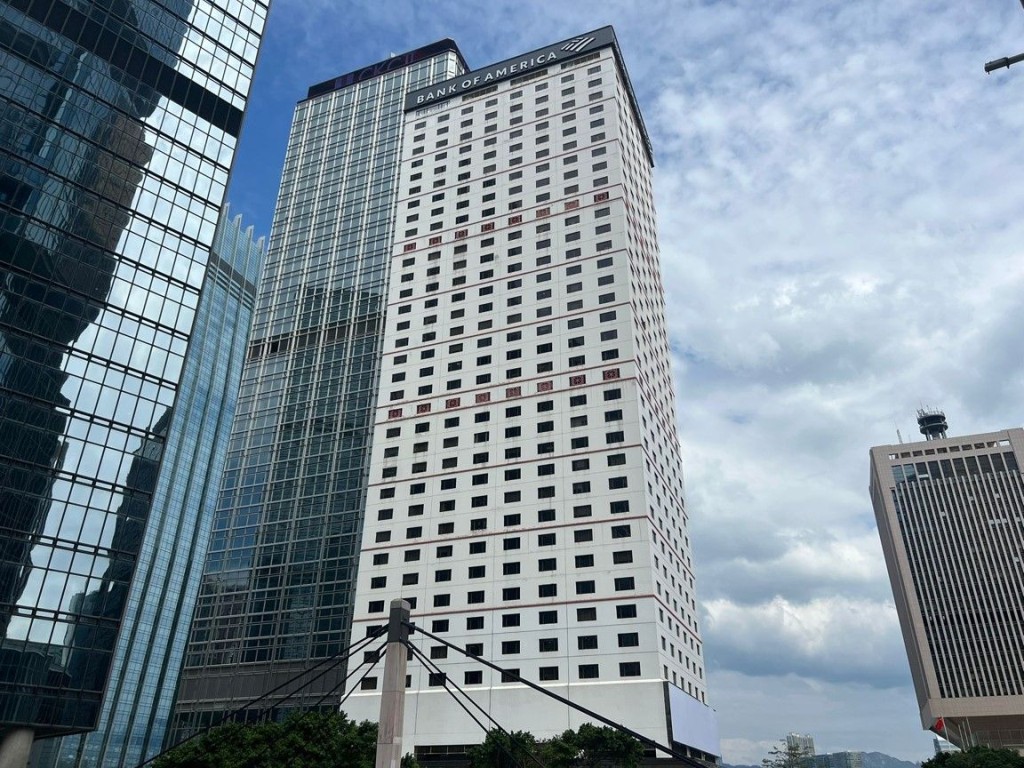 金鐘美國銀行中心37樓頂樓全層特色戶，成交價為1.98億。