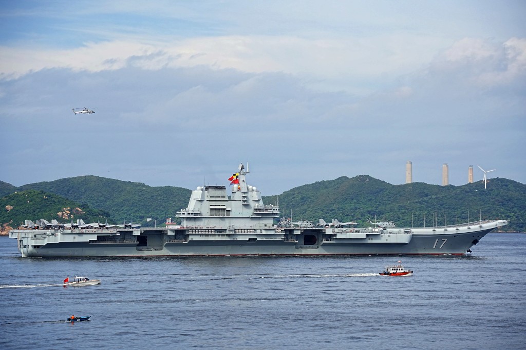 山東艦 - 山東艦航母編隊訪港。汪旭峰攝