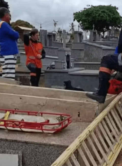 馬薩羅不慎墮進亡父的墓穴內死亡。《紐約郵報》截圖