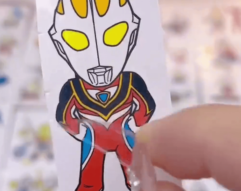 鹹蛋超人貼紙。 閃電新聞 鹹蛋超人貼紙。 閃電新聞