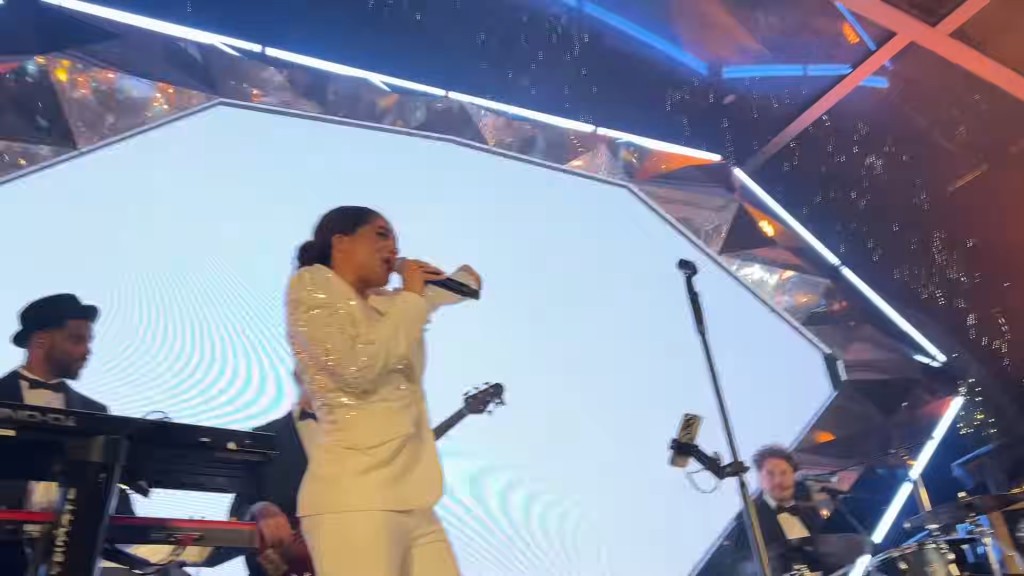 袁嘉敏不停在高級會所內打卡。   袁嘉敏不停在高級會所內打卡。  